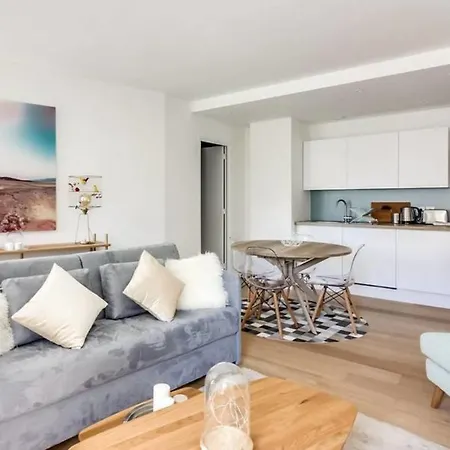 Hostnfly - Modern 45sqm Apt 